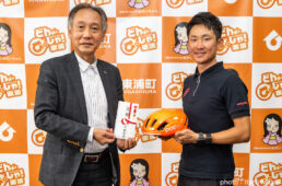 中根英登とPOC/FULLMARKSが保育園にヘルメットを寄贈