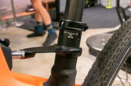 ディバージュSTRリヤフューチャーショック