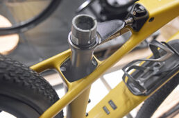 ディバージュSTRリヤフューチャーショック