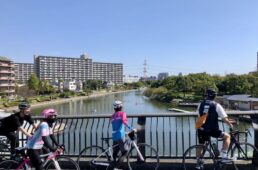 新左近川親水公園の橋の上からの景色