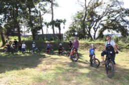 日陰にてMTBで走る練習