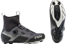 ノースウェーブ　ウィンター用ロードバイクシューズ