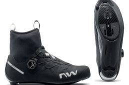 ノースウェーブ　ウィンター用ロードバイクシューズ