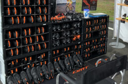 MET＆DMT展示試着会