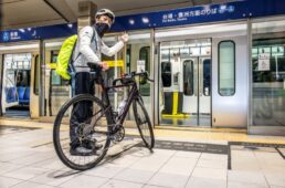 電車に乗り込む直前のシシャチョー