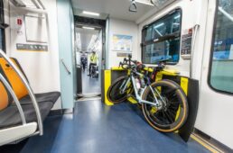 電車内の自転車