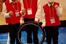 パンク修理10点満点の伊予高校の生徒