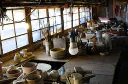 久野陶園の作業場