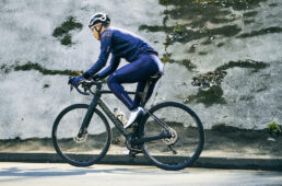 パールイズミ2022タイツ