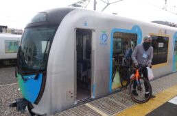 Sトレインから降りる参加者