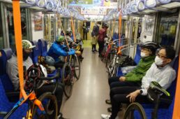 サイクルトレイン車内の参加者