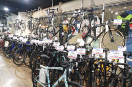 ワイズロード新宿本館