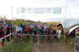 第2回シクロクロス最速店長選手権のスタート前