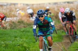 抜け出す向山店長