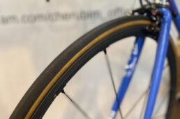 クリンチャータイヤ