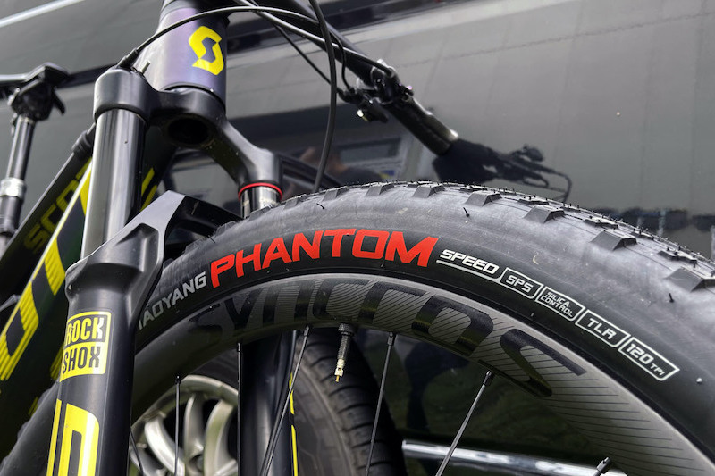 pantom_top01_2.jpg