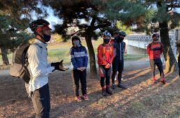 解説する下仲さん