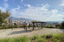 山科の盆地を一望