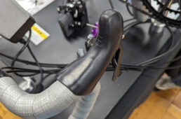 コントロールレバーのブラケット