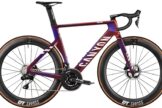 専用選手支給品 アルペシンドゥクーニンク ロードスーツ スキンスーツ キャニオン キャニオン・エアロードCFRにアルペシン・ドゥクーニンクの新チーム