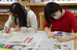 バラモン凧の色塗り体験と凧揚げ体験