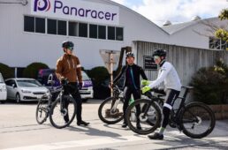 パナレーサー本社前