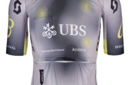 Q36.5プロサイクリングチームR2ショートスリーブジャージの背面