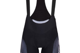 Q36.5プロチームビブショーツの前面