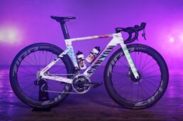 キャニオン・エアロードCFR eTap キャニオン//スラムレーシングチームレプリカ