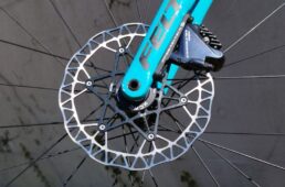 KCNC・超軽量センターロック式ディスクローター