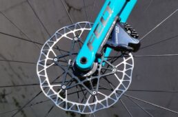 KCNC・超軽量センターロック式ディスクローター