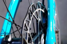 KCNC・超軽量センターロック式ディスクローター