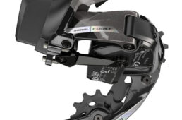 フォースeタップAXSのリヤディレーラー