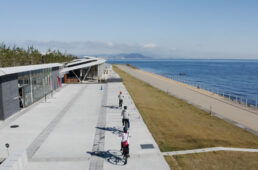 シクリズムアワジの目の前に広がる大阪湾の風景