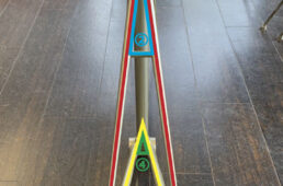 フレームを後ろから