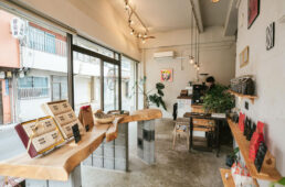 オセロスペシャリティーコーヒーロースターの店内