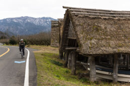 三方湖脇の舟小屋