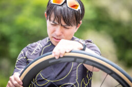 コルサプロを触る平塚さん