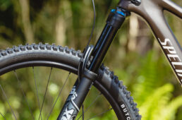 新型ターボ リーボ SLフロントサスペンション