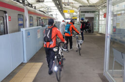 研究学園駅で降車