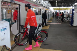 サイクルトレインに乗車