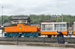 宇奈月温泉駅前のトロッコ電車