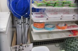 コンビニで販売されるホタルイカ用のたも網
