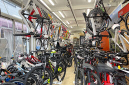 サイクルショップフクハマ本店の店内