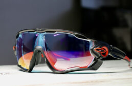 オークリーカスタムサングラスを加工