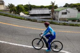 Setouchi Vélo激坂を上る南あわじ市市長