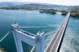 来島海峡大橋の主塔頂上