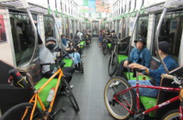 サイクルトレイン車内