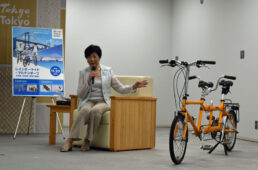 小池知事とタンデム自転車