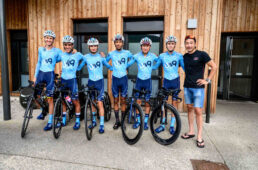 ラポム・マルセイユの選手たちと同チームのアンバサダーの別府史之さん